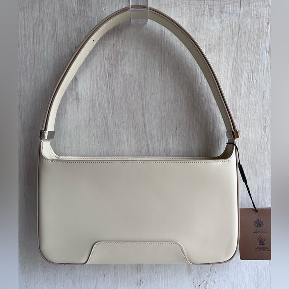 🔴SOLD🔴 BURBERRY Medium TB Monogram Leather Shoulder Bag- Warm Vanilla - Picture 8 of 15